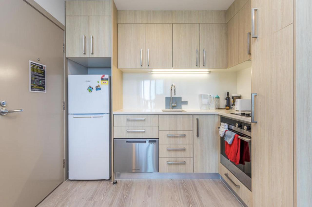 Stunning Skytower And City View 2 Bedroom Apartment Окленд Экстерьер фото